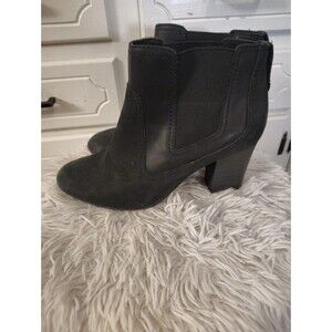 Clarks  Black Nubuck Leather Heeled Ankle Boots Booties women's 8.5